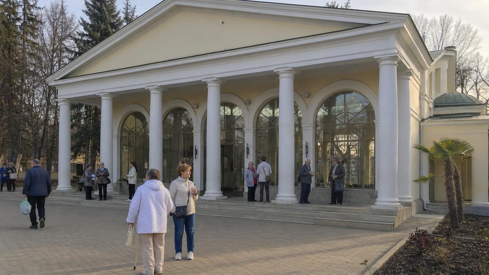 Ессентуки: галереи источников, питьевой курс и где парковаться