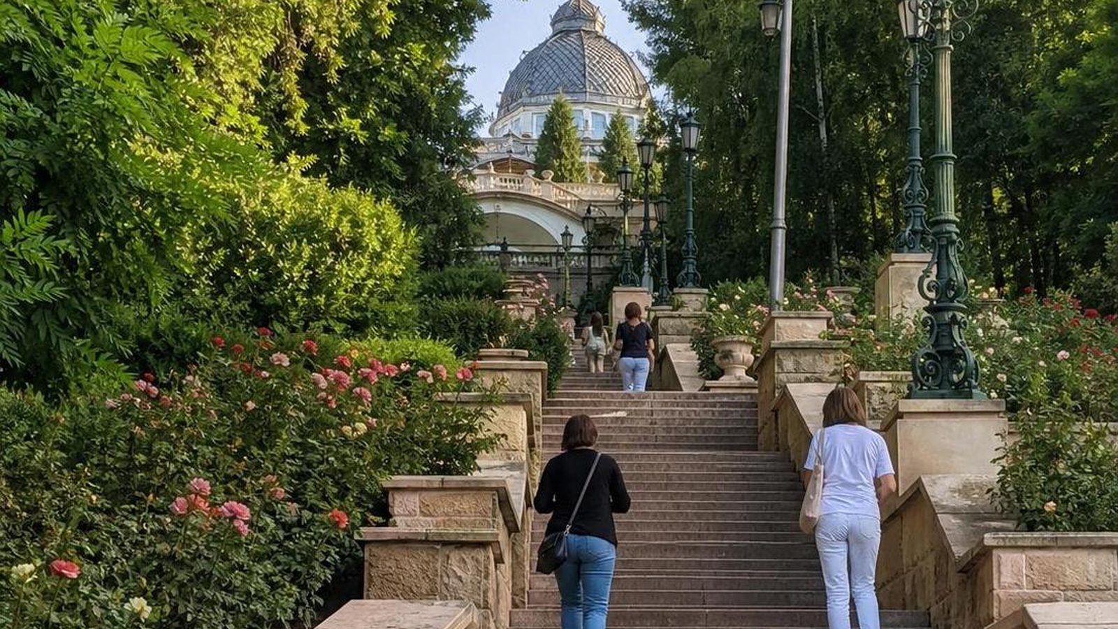 Кисловодск за 1, 3 и 7 дней: Нарзан, парк и дача Шаляпина